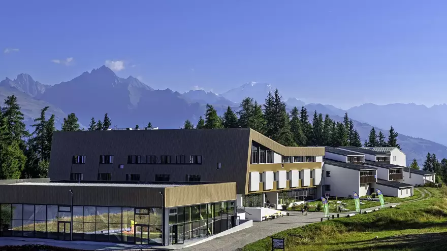 Vue générale sur le Dou de la Ramaz VTF La Plagne