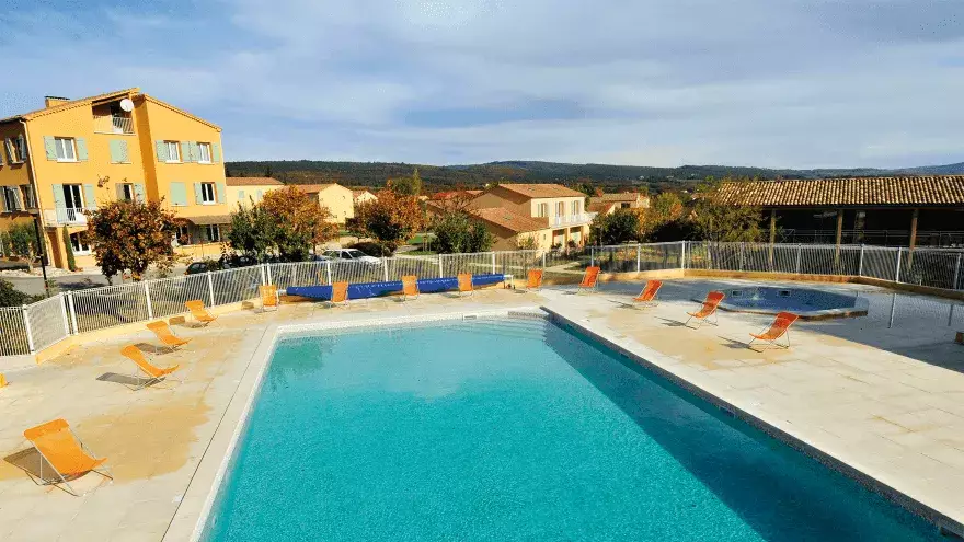 Piscine du VTF Céreste en Provence