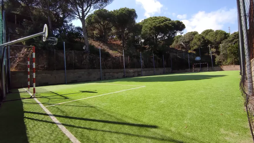 terrain multisports camping Roca Grossa