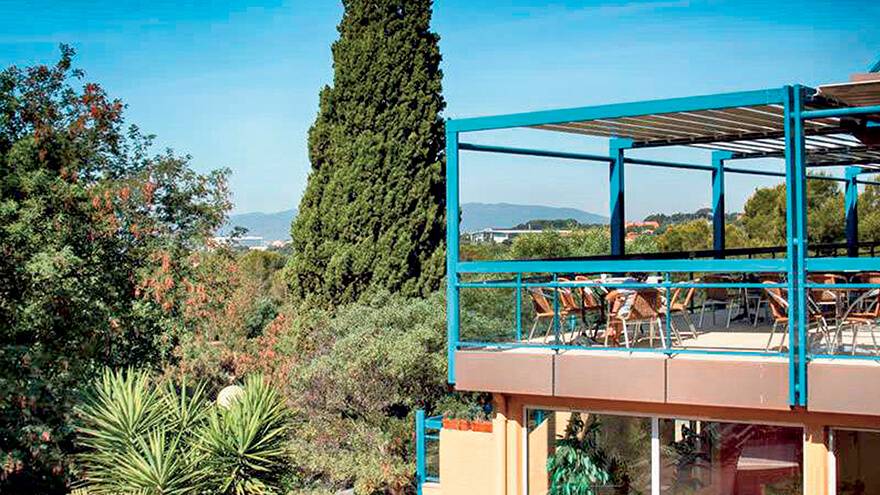 Terrasse extérieure pour restauration