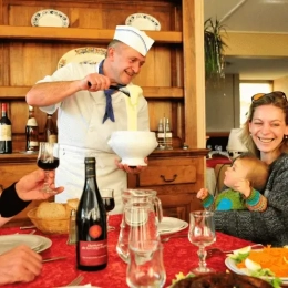 Cuisinier restaurant de VTF Domaine des Puys