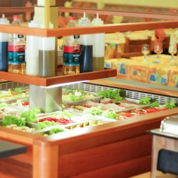 Domaine de Pyrènes Buffet restaurant