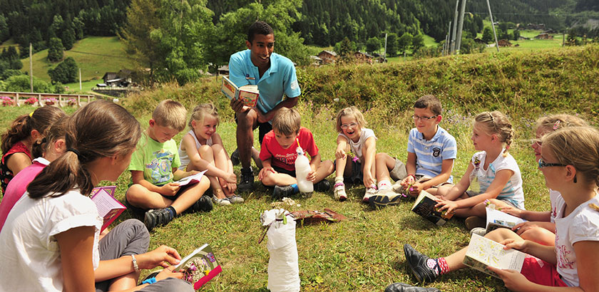 Maxi club 6 to 11 years old